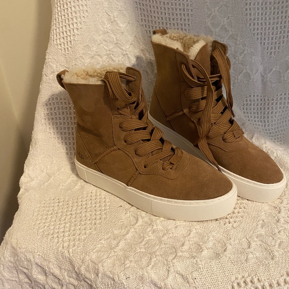 UGG Cirsium Women’s Shoe 8.5